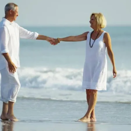 Casa Esmeralda - Monsenor Apts *